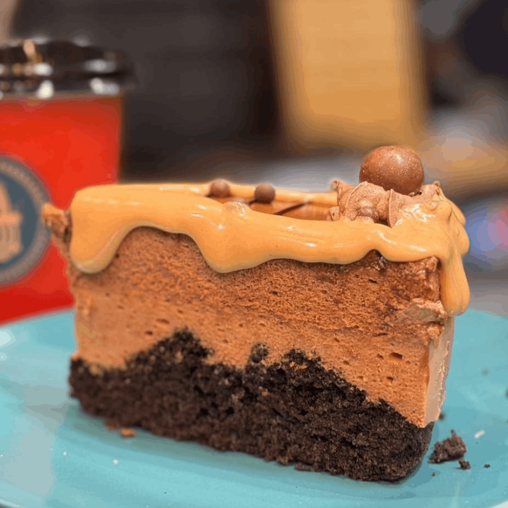 DESSERTS كيندر كيك